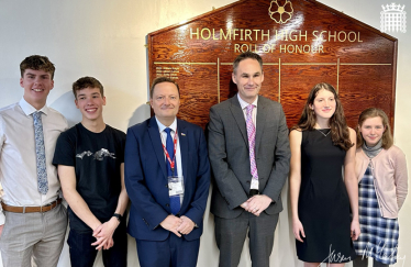 Jason McCartney MP visits Holmfirth High School roll of honour winners